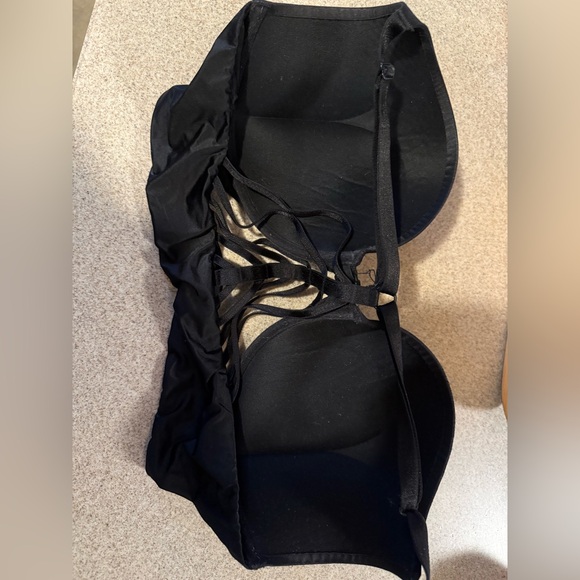 Bundle of Two VS Bras - Picture 5 of 6